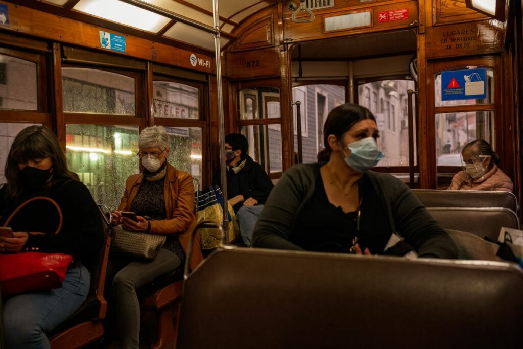 Πορτογαλία-Covid-19: Τέλος η υποχρεωτική χρήση μάσκας σε εσωτερικούς χώρους