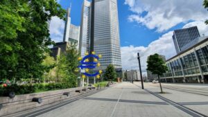 ING: Τα 3 σενάρια ομαλοποίησης της πολιτικής της ΕΚΤ