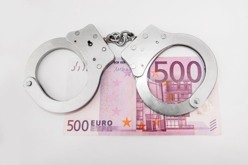 Ρεκόρ εμπλεκόμενων σε υποθέσεις ξεπλύματος βρώμικου χρήματο τον Απρίλιο