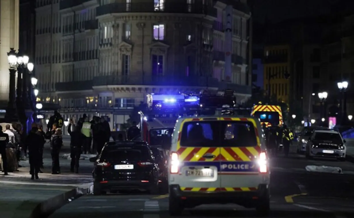 Παρίσι: Δύο νεκροί σε ανταλλαγή πυροβολισμών αστυνομικών με επιβάτες αυτοκινήτου