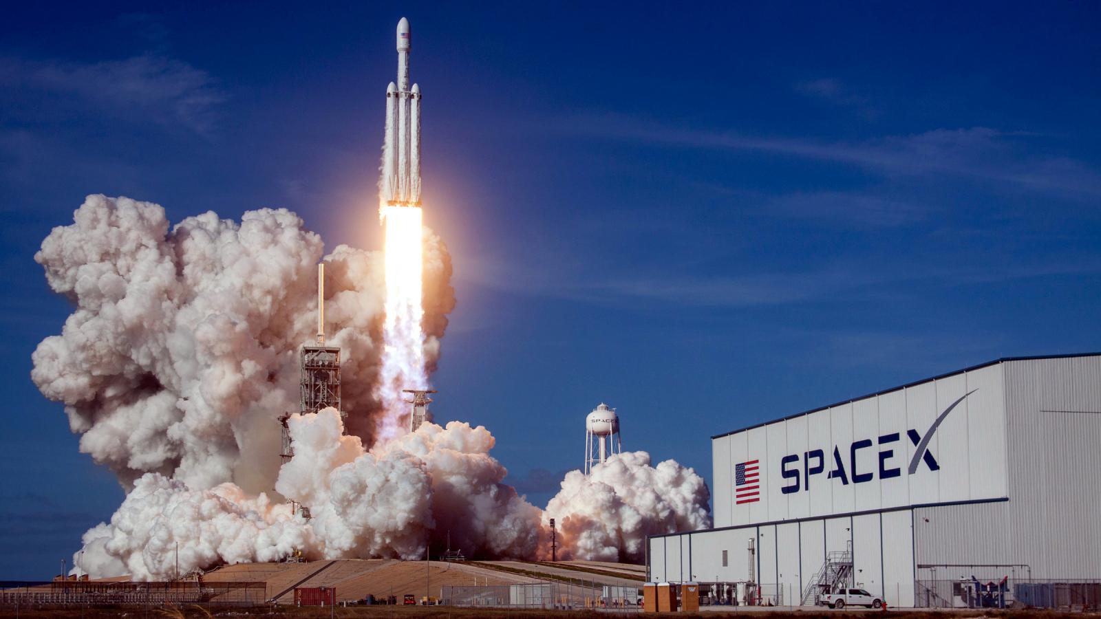 SpaceX: Συμφωνία για να θέσει σε τροχιά με πυραύλους της ευρωπαϊκούς δορυφόρους