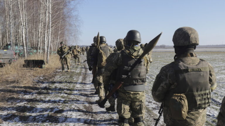 220428195535_ukranian_soldiers