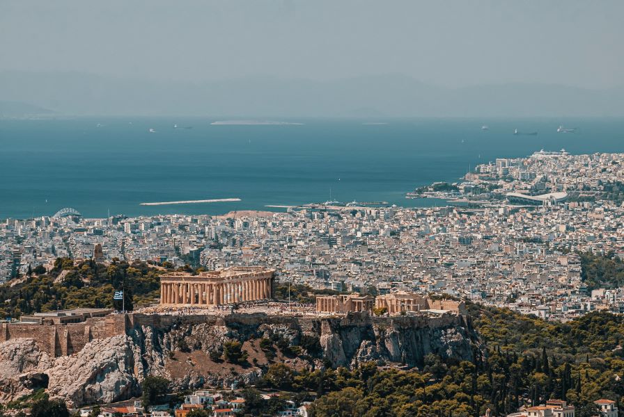Καιρός: Πτώση της θερμοκρασίας και βροχές το τριήμερο της Πρωτομαγιάς