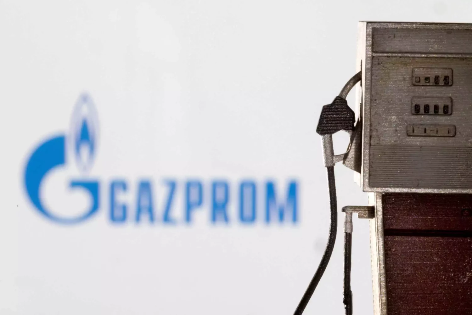 Gazprom: Ξεκίνησε να ζητά πληρωμές σε ρούβλια και απειλεί με μπλακ άουτ