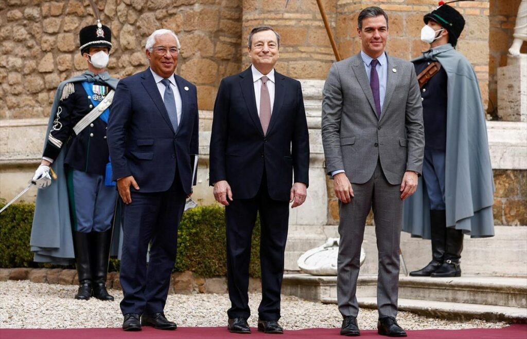 Γαλλία-προεδρικές εκλογές: Οι Σολτς, Σάντσεθ και Κόστα καλούν τους Γάλλους να επιλέξουν τον Μακρόν