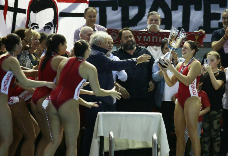 Βαγγέλης Μαρινάκης: Συνεχάρη τη γυναικεία ομάδα πόλο του Ολυμπιακού για την κατάκτηση της Euroleague