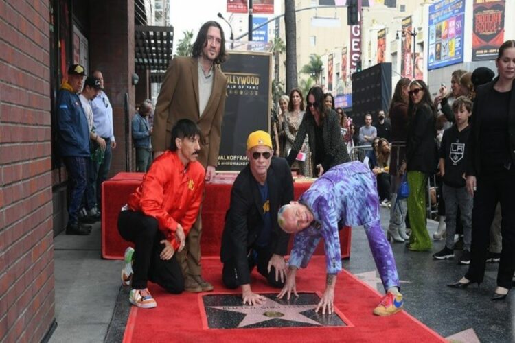 Οι Red Hot Chili Peppers απέκτησαν αστέρι στη Λεωφόρο της Δόξας στο Χόλιγουντ