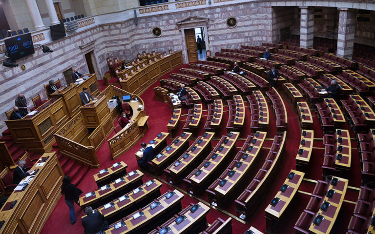 «Μετωπική» Μητσοτάκη - Τσίπρα για τις υποκλοπές - Ένσταση αντισυνταγματικότητας από τον ΣΥΡΙΖΑ