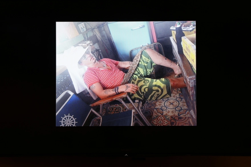 Νέες φωτογραφίες που δείχνουν τον Τζόνι Ντεπ «λιπόθυμο από αλκοόλ και ναρκωτικά» παρουσίασε η Άμπερ Χερντ