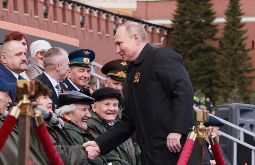 Ρωσία: Δείτε live την «επίδειξη δύναμης του Πούτιν» στην Κόκκινη Πλατεία - Όσα είπε στην ομιλία του