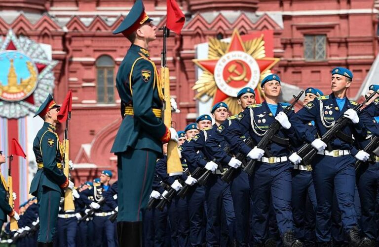 Ρωσία: «Επίδειξη δύναμης του Πούτιν» η παρέλαση στην Κόκκινη Πλατεία - Όσα είπε στην ομιλία του (ΒΙΝΤΕΟ)