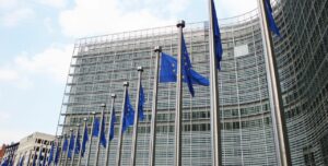 Για το 2023, η Ευρωπαϊκή Επιτροπή συστήνει «συνετή» δημοσιονομική πολιτική