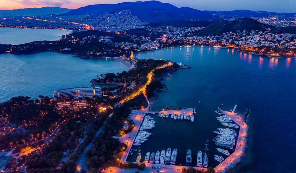 Έξι στους οκτώ εφοπλιστές που μεταφέρουν ρωσικό πετρέλαιο είναι από την Βουλιαγμένη