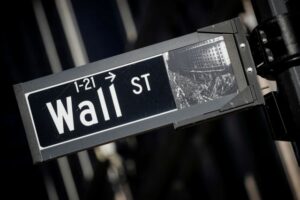 Wall Street: Κάνει comeback ο Dow Jones