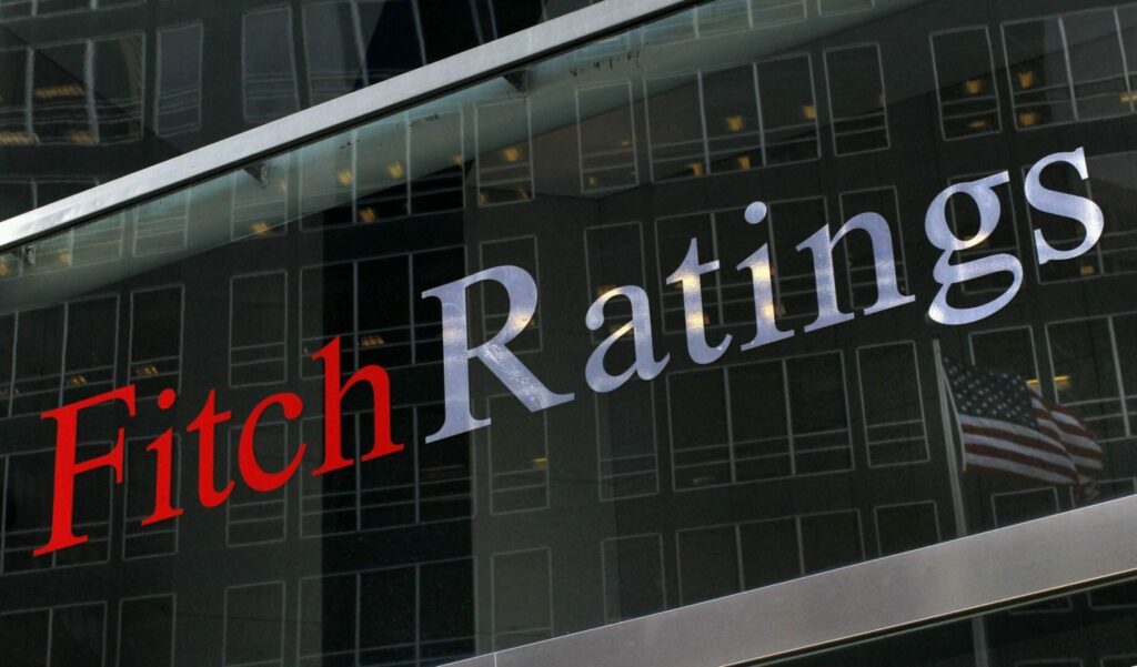 Fitch: Η κρίση «μπλοκάρει» την έξοδο των ελληνικών τραπεζών στις αγορές