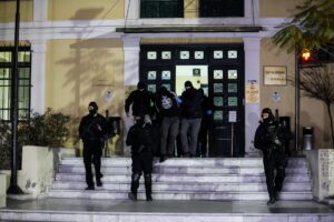 Βούλευμα για τα επεισόδια στη Νέα Σμύρνη: Απαλάσσεται o "Ινδιάνος", παραπέμπονται για βαριές κατηγορίες 11 κατηγορούμενοι