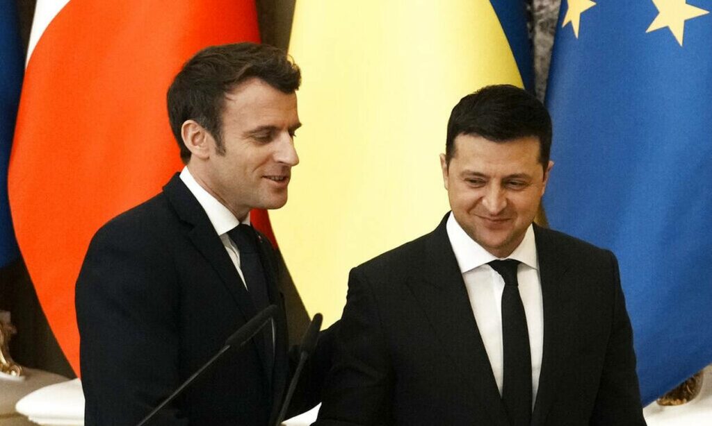 Ο Μακρόν πρότεινε να παραχωρήσω εδάφη στη Ρωσία, για να σταματήσει ο πόλεμος, λέει ο Ζελένσκι