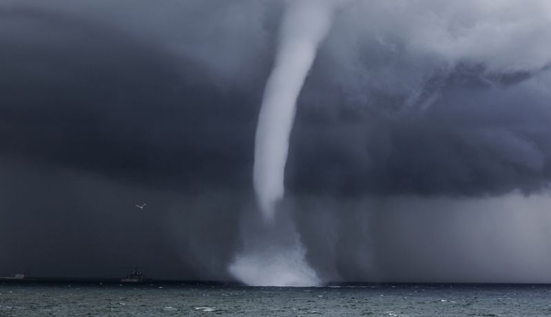 Ατμοσφαιρική ρύπανση: Η μείωσή της έχει οδηγήσει σε περισσότερους τυφώνες στον Β. Ατλαντικό