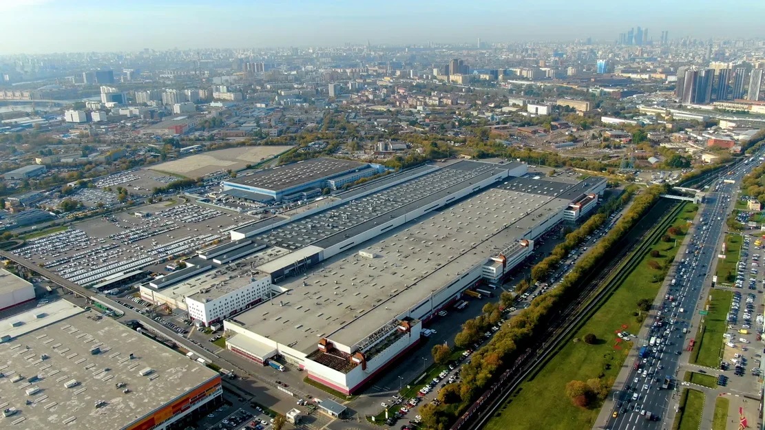 Renault: Στα χέρια της Μόσχας περνούν τα ρωσικά εργοστάσια