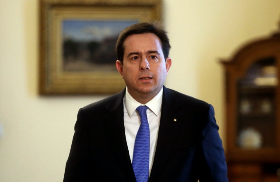 Απολογούμενος στις Βρυξέλλες ο Νότης Μηταράκης
