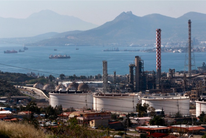 Έλεγχοι σε ΕΛΠΕ και Motor Oil για αθέμιτη κερδοφορία, παρουσία Αδ. Γεωργιάδη