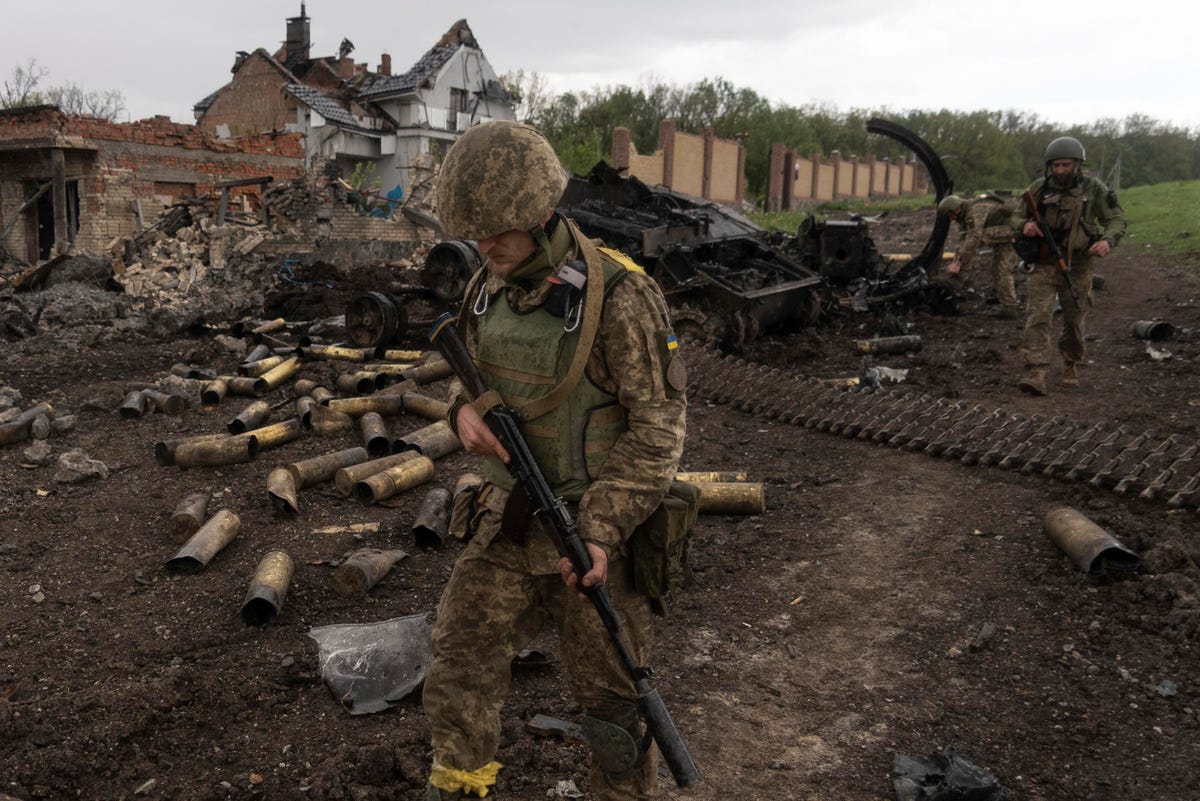 Πόλεμος στην Ουκρανία – Live όλες οι εξελίξεις: Τηλεφωνική επικοινωνία Ζελένσκι με Ντράγκι - Αυξάνονται οι νεκροί στη Ντανιέτσκ - 78 αιχμάλωτοι παραδόθηκαν στο Αζοφστάλ