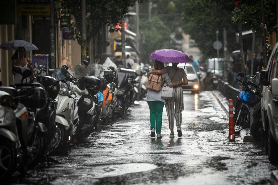 Καιρός: Έρχεται «μίνι» καύσωνας - Πού θα βρέξει σήμερα