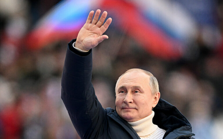 Δημοσίευμα υποστηρίζει ότι ψάχνουν τον αντικαταστάτη του Πούτιν