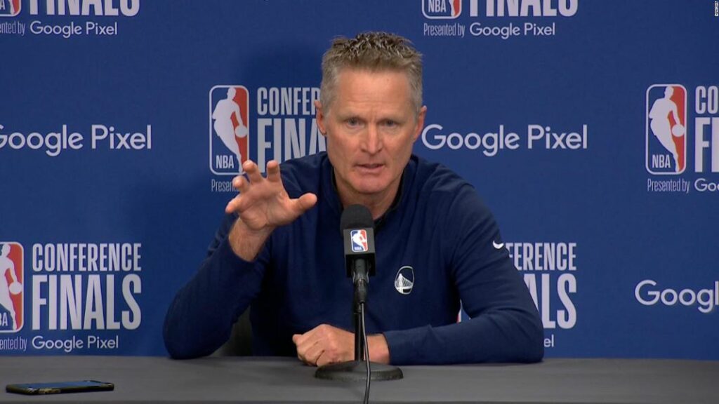 Έξαλλος ο Steve Kerr μετά την τραγωδία σε σχολείο του Τέξας: «Αρκετά!»