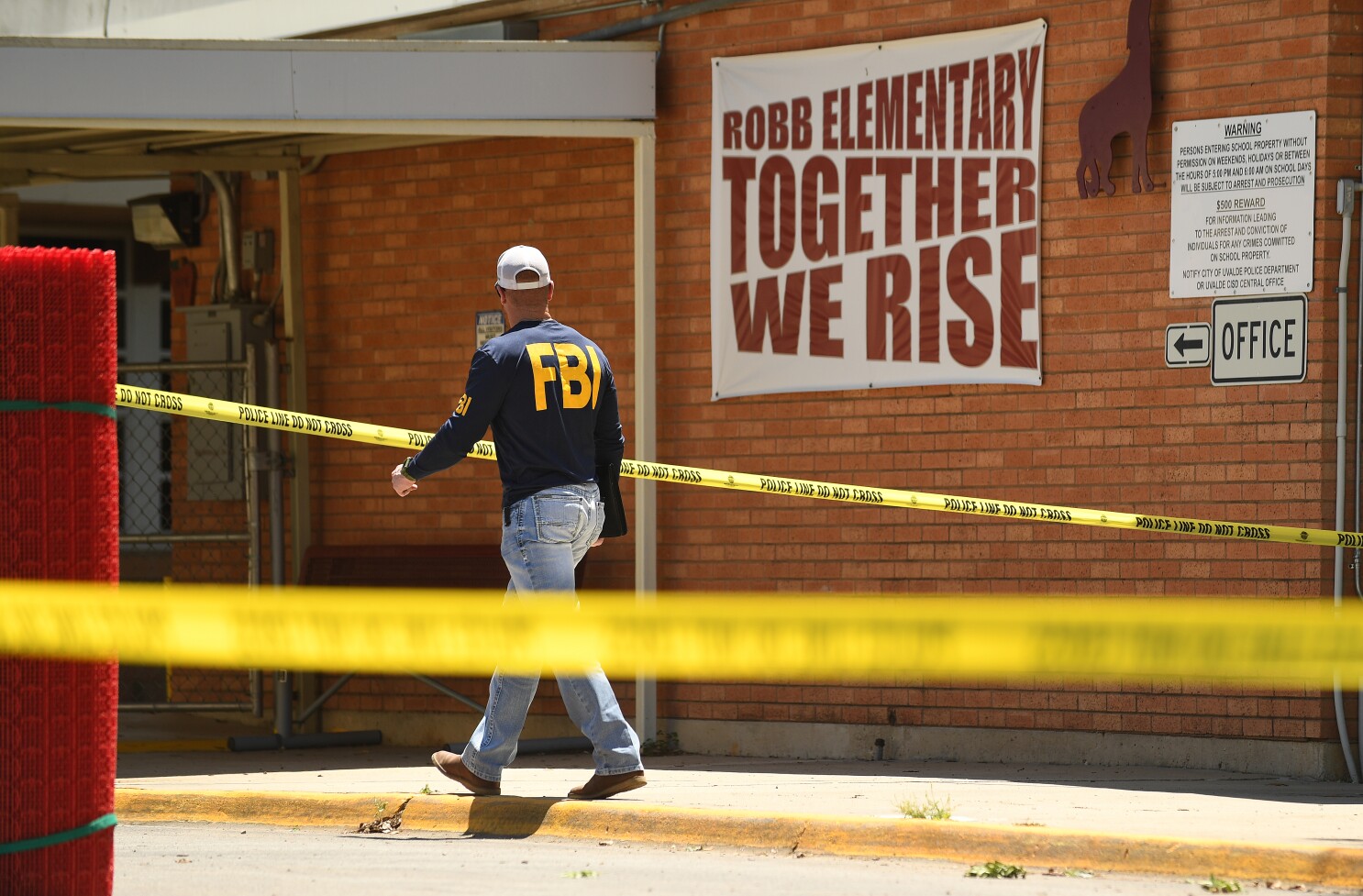 Μακελειό στο Τέξας: Κλειδώθηκε με τα παιδιά μέσα στην τάξη και άρχισε να τα πυροβολεί