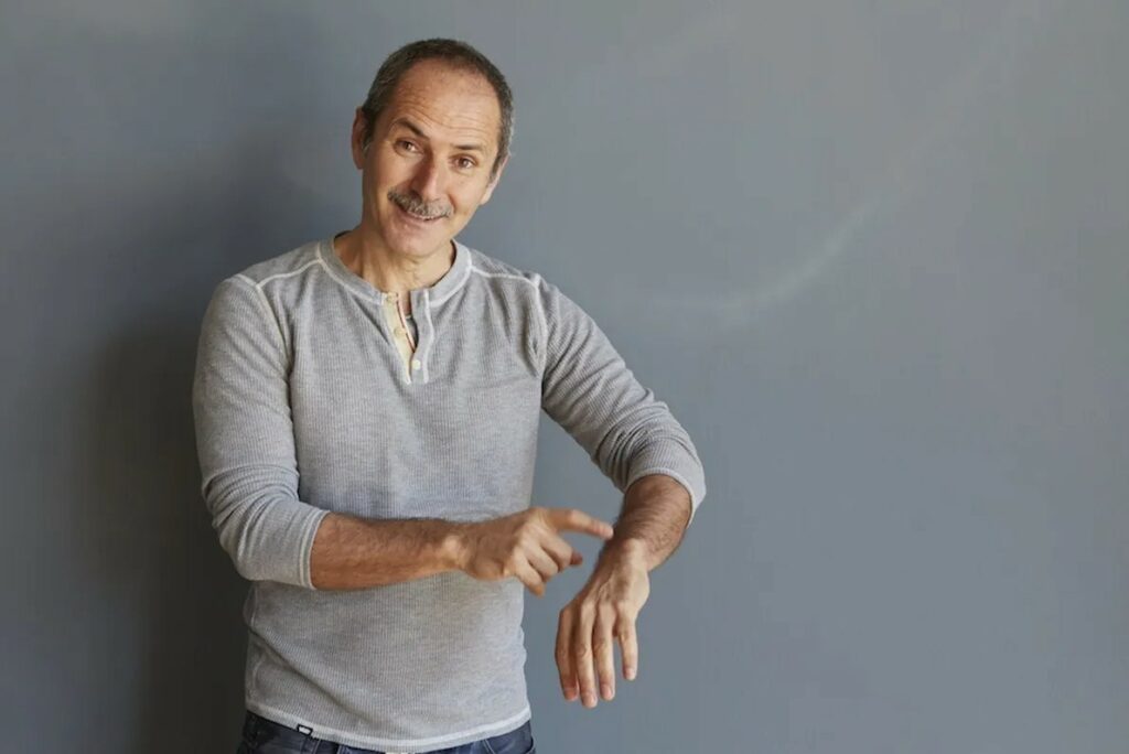 «Μπλε Κέδρος» : Οι πιέσεις των «δύο κυριών ντετέκτιβ» και η κατ’ εξαίρεση έγκριση, για πρώτη φορά στην ιστορία (!!!), εισαγωγής εταιρείας στο ΧΑ με ιδιωτική τοποθέτηση στο 10%.