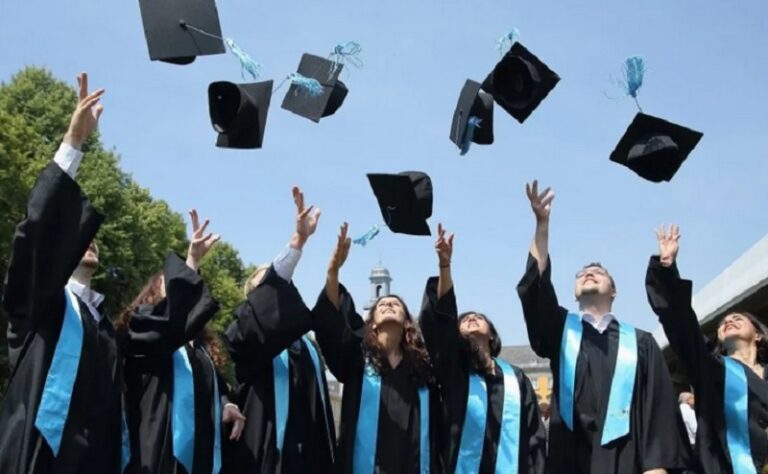Βρετανία: Χορηγεί 2ετη βίζα σε απόφοιτους ξένων πανεπιστημίων
