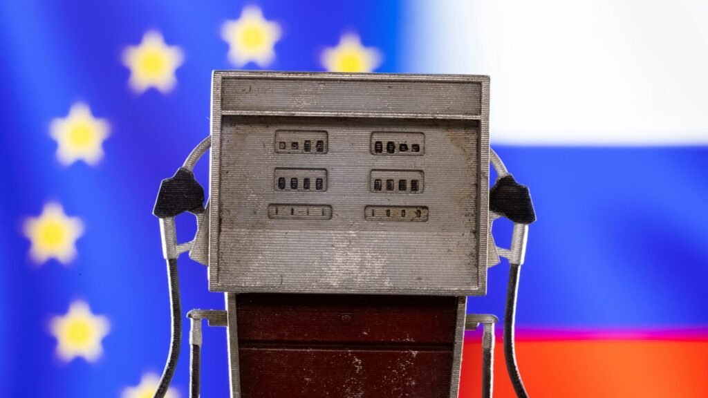 Εμπάργκο στο ρωσικό πετρέλαιο: Τι σημαίνει για την Ελλάδα και τις τιμές των καυσίμων