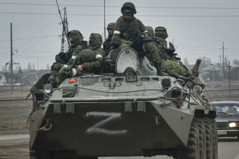 Πόλεμος στην Ουκρανία: Σοροί στρατιωτών σχηματίζουν το γράμμα Ζ, σύμβολο της ρωσικής εισβολής