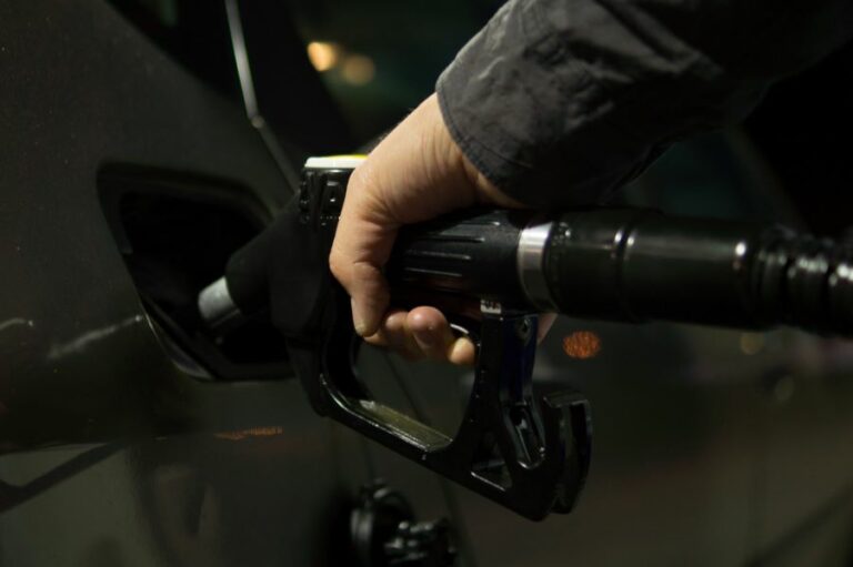 Επιδότηση καυσίμων: Ανοιχτή παραμένει η πλατφόρμα του Fuel Pass