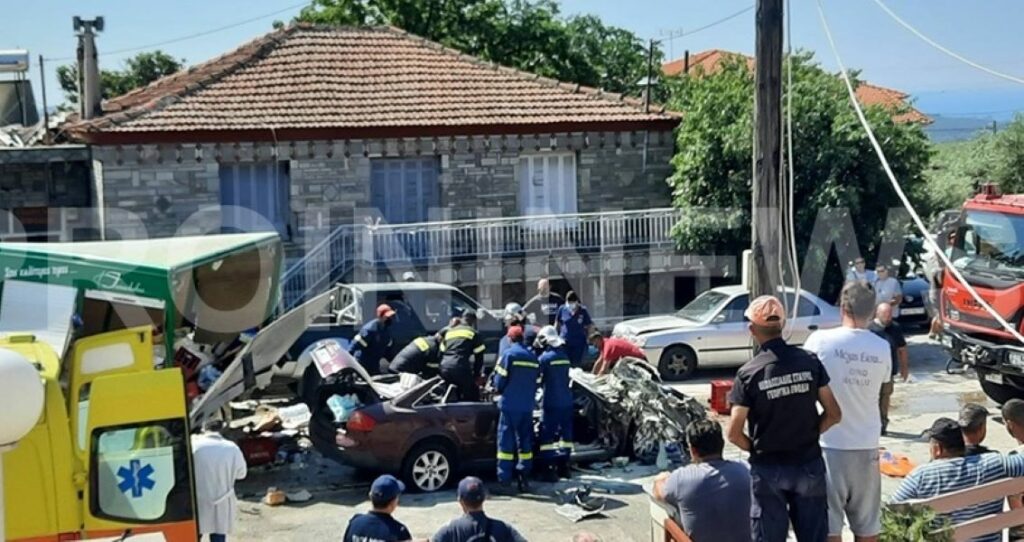 Καβάλα: Αυτοκίνητο έπεσε σε πεζό και οχήματα - Τρεις νεκροί