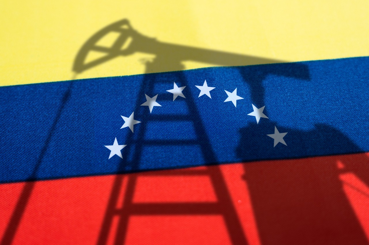 «Πράσινο φως» από ΗΠΑ: Eni και Repsol θα εφοδιάσουν την Ευρώπη με πετρέλαιο από τη Βενεζουέλα