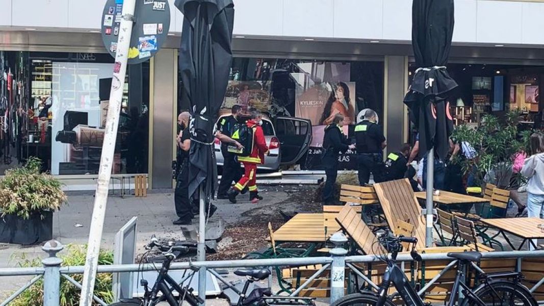 Βερολίνο: Όχημα έπεσε πάνω σε πεζούς - Ένας νεκρός και δεκάδες τραυματίες