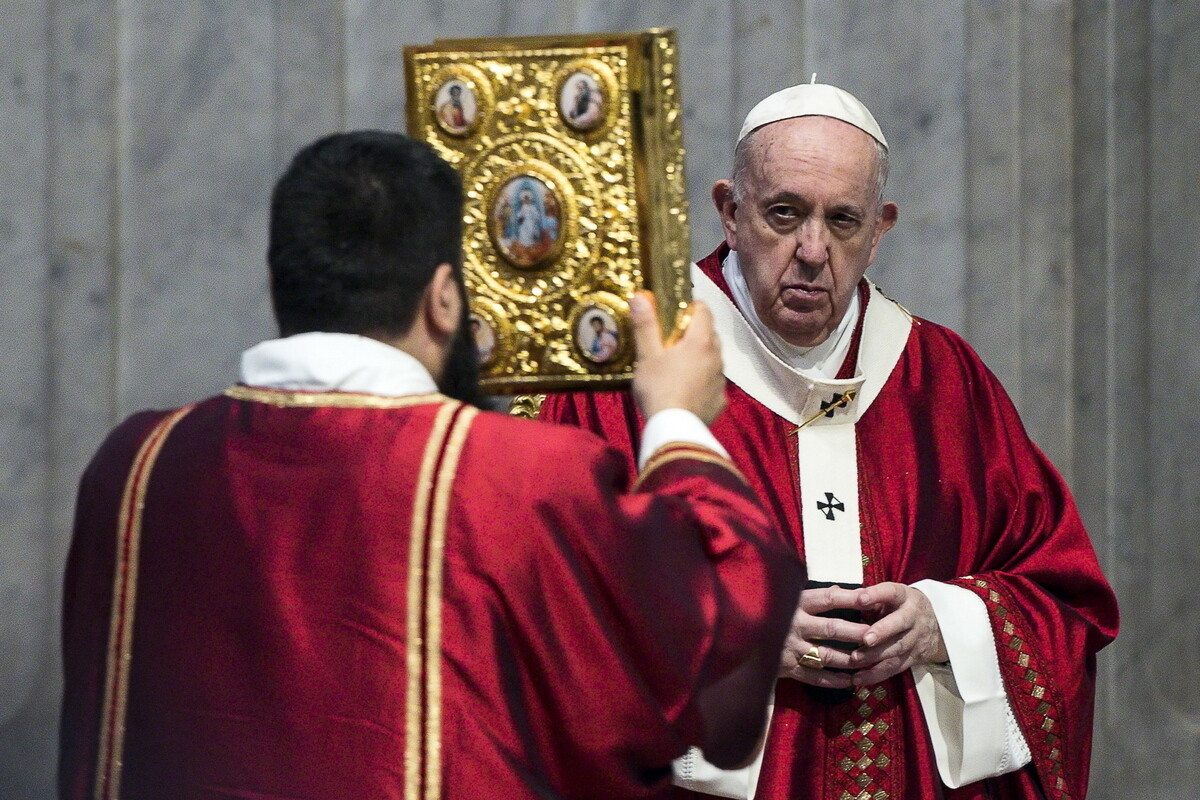 Ιταλία-Βατικανό: Νέες φήμες στον ιταλικό Τύπο για παραίτηση του πάπα Φραγκίσκου