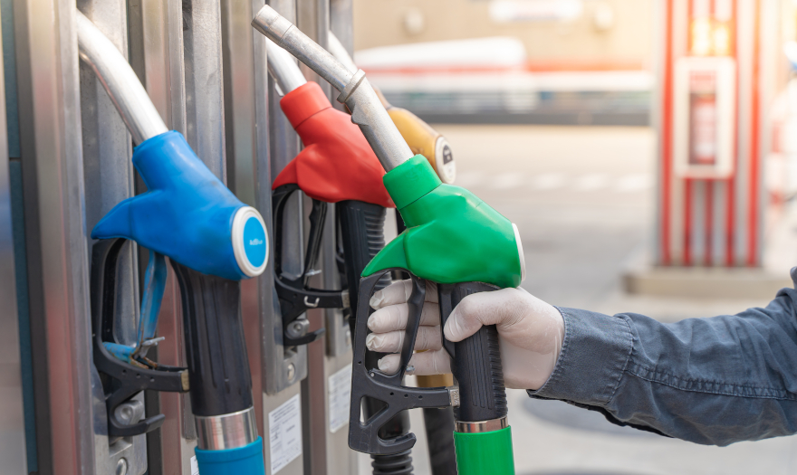Fuel Pass: Έρχεται αύξηση επιδότησης και δικαιούχων