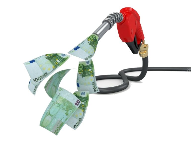 Περιθώρια για παροχές 300 εκ. από την αύξηση εσόδων – Νέες παρεμβάσεις για τα καύσιμα