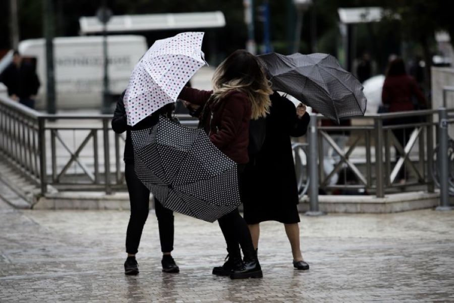 Άστατος και σήμερα ο καιρός - Τι είναι η «ψυχρή λίμνη» και πως θα επηρεάσει τη χώρα τις επόμενες ημέρες