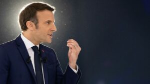 Εκλογές στη Γαλλία: Τα διλήμματα και τα προβλήματα του Εμανουέλ Μακρόν