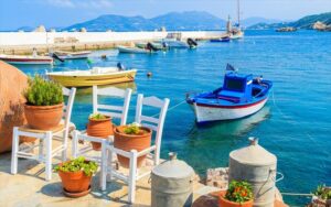H Ελλάδα είναι ο ακριβότερος προορισμός στη Μεσόγειο και η Τουρκία ο φθηνότερος