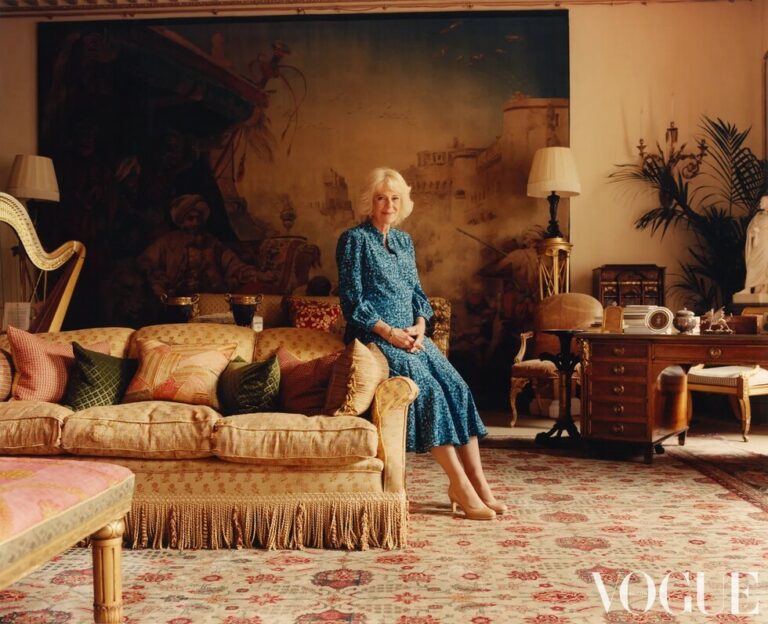Καμίλα στην Vogue: «Μες στη μέρα, πάντα πίνουμε ένα φλιτζάνι τσάι με τον Κάρολο»