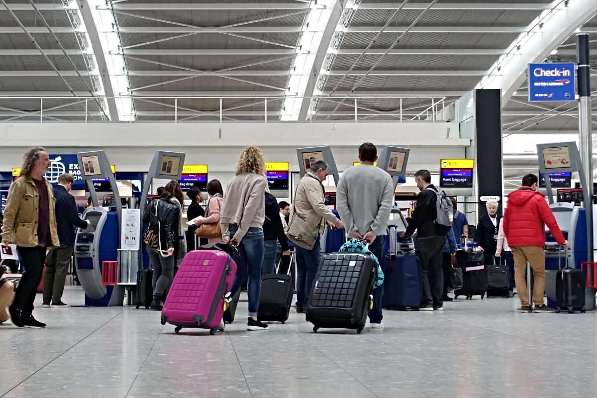 Μεγάλη Βρετανία: Ταξιδιώτες στο αεροδρόμιο «Χίθροου».