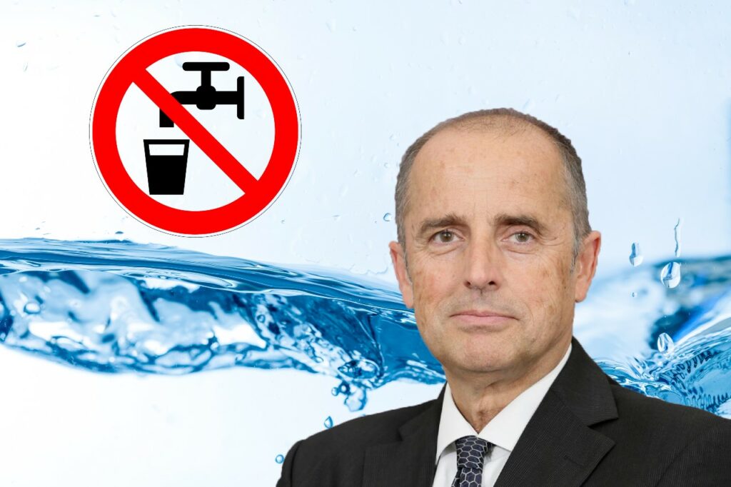 Ο Σαχίνης της ΕΥΔΑΠ κόβει το νερό σε φτωχούς, γέρους και παιδιά για χρέος 100 ευρώ, από 300, για να παίρνει bonus!!!