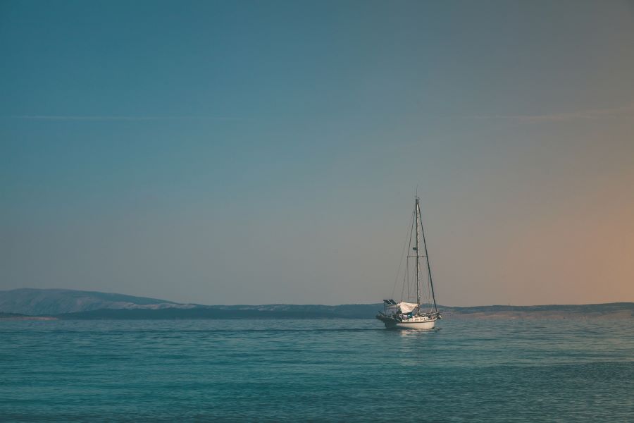 Ερέτρια: Ιστιοφόρο βυθίστηκε μετά από σύγκρουση με φέρι μποτ