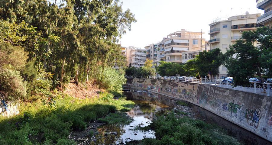 Περιφέρεια Αττικής: Ξεκινά η οριοθέτηση του ρέματος της Πικροδάφνης