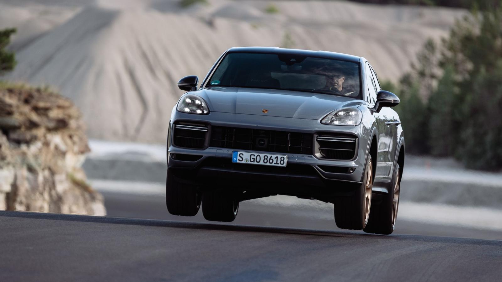 Porsche Cayenne: Γιορτάζει τα 20 χρόνια από την πρώτη κυκλοφορία της